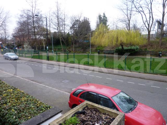 			NEW INSTRUCTION!, 1 Bedroom, 1 bath, 1 reception Flat			 Barker Drive, CAMDEN